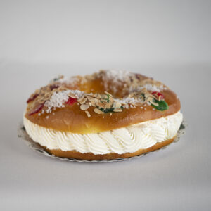Roscón relleno de nata